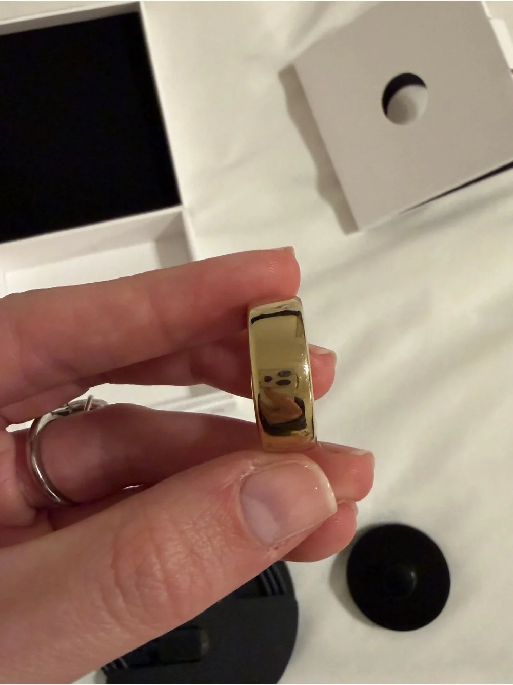 Oura ring gen 3 size 6 gold horizon